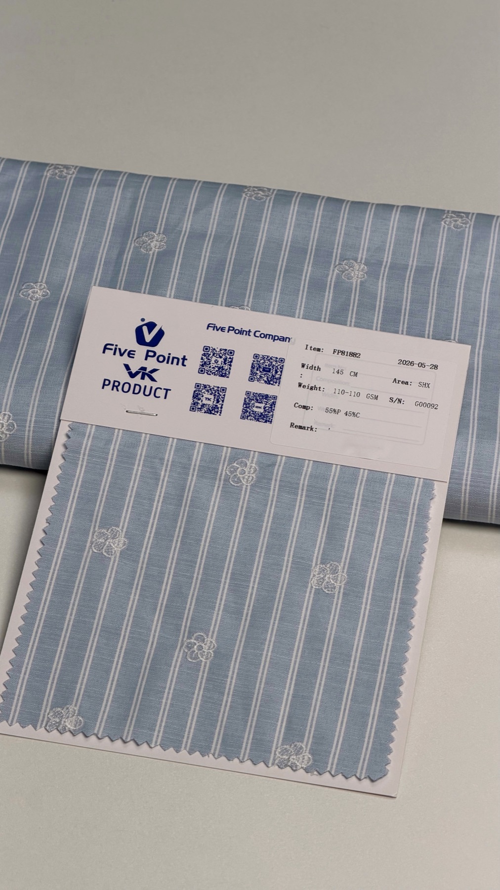 FP81882 | Crisp shape-retaining weave | Dress