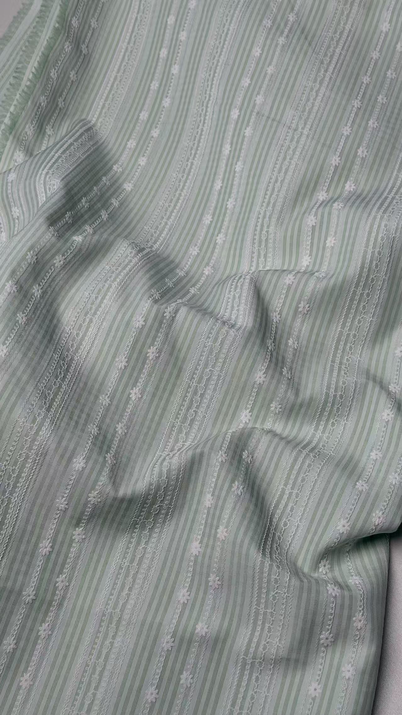 FP81883 | Crisp shape-retaining weave | Dress
